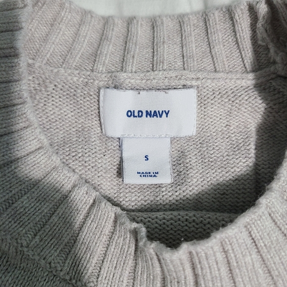 Old Navy Small  Cream Sweater - Picture 2 of 4